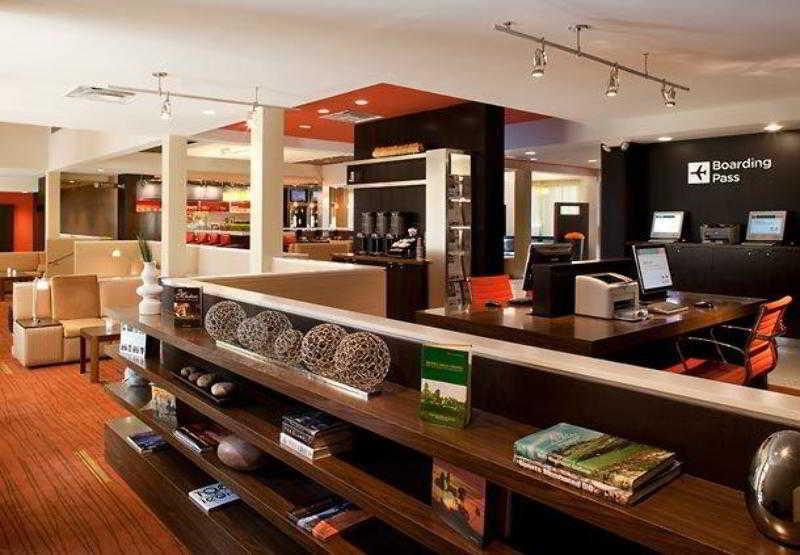 Courtyard By Marriott Orlando Airport Hotel Екстериор снимка