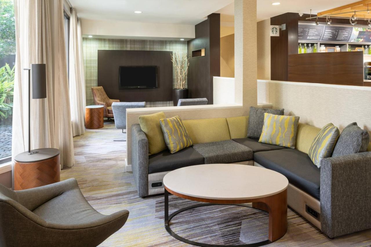 Courtyard By Marriott Orlando Airport Hotel Екстериор снимка