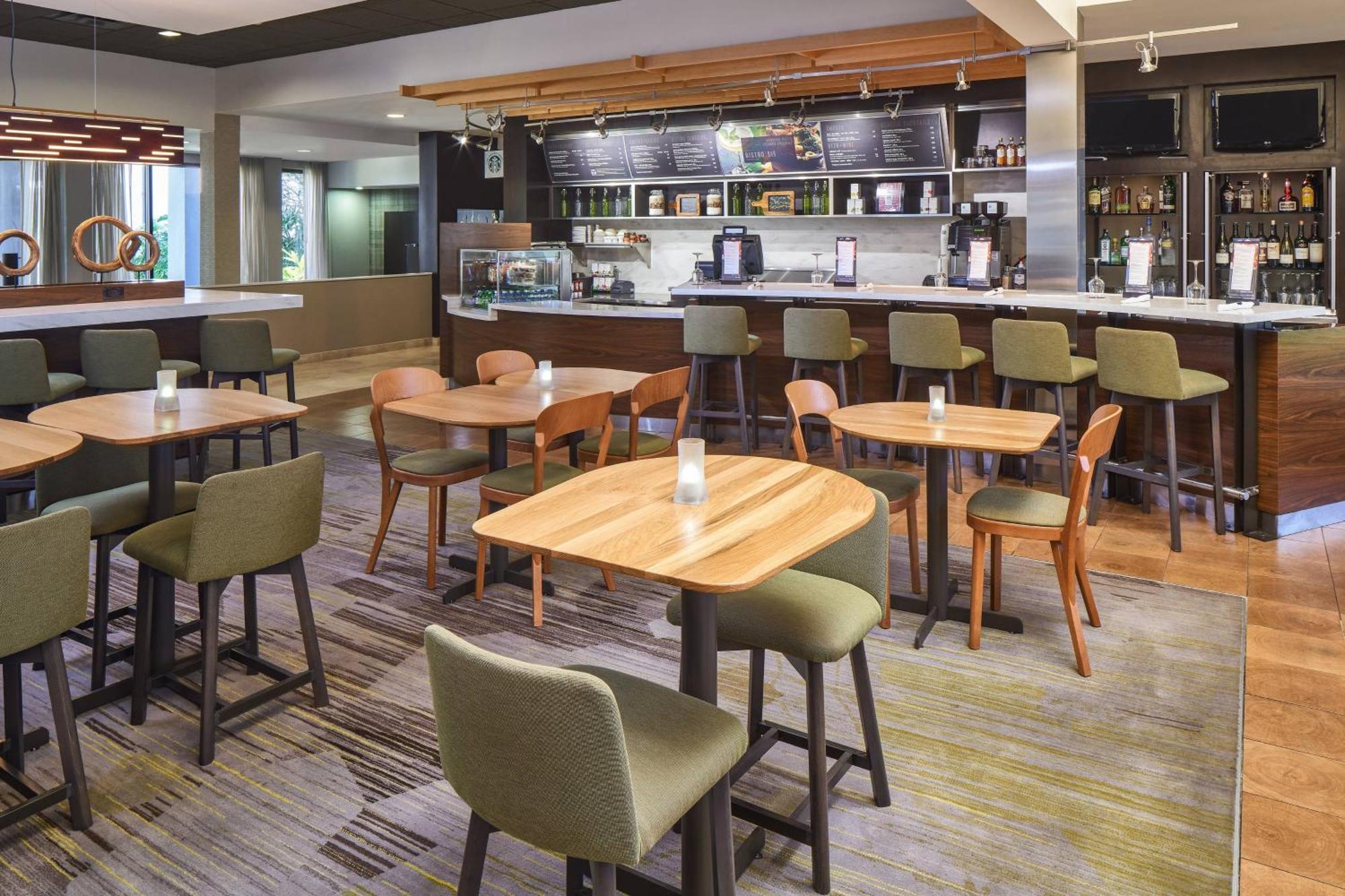 Courtyard By Marriott Orlando Airport Hotel Екстериор снимка