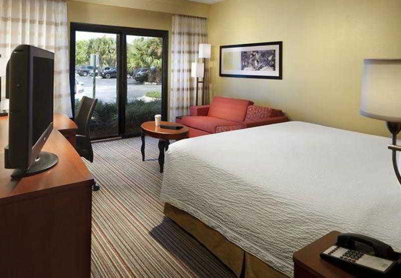 Courtyard By Marriott Orlando Airport Hotel Екстериор снимка