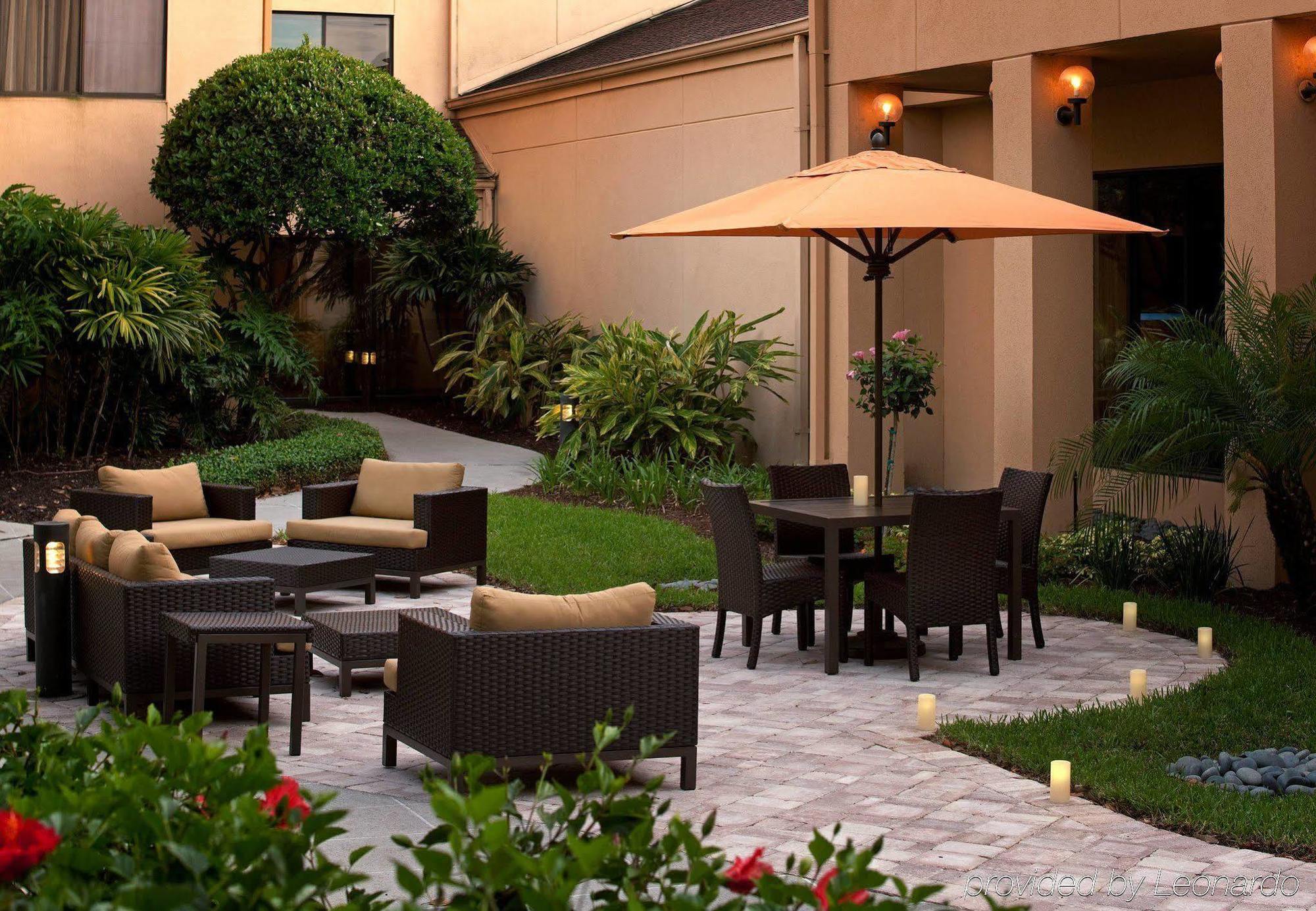 Courtyard By Marriott Orlando Airport Hotel Екстериор снимка