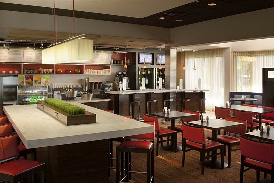 Courtyard By Marriott Orlando Airport Hotel Екстериор снимка